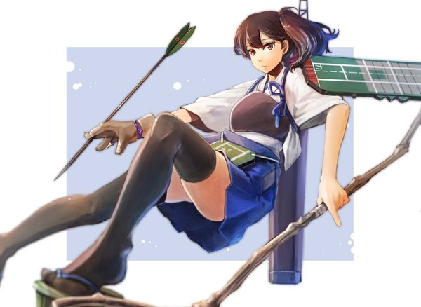 Anime picture 1000x730 with kantai collection kaga aircraft carrier holysnow single looking at viewer short hair brown hair brown eyes ponytail side ponytail girl thighhighs skirt weapon black thighhighs armor bow (weapon) arrow (arrows) breastplate muneate