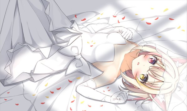 Anime picture 1672x991 with original huyunora single looking at viewer blush fringe short hair open mouth blonde hair hair between eyes red eyes wide image bare shoulders animal ears yellow eyes ahoge lying multicolored hair cat ears cat girl