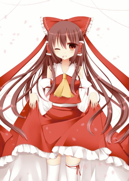 Anime-Bild 1066x1491 mit touhou hakurei reimu yuzuki (blossom) single long hair tall image black hair simple background red eyes one eye closed wink miko girl thighhighs skirt bow hair bow detached sleeves white thighhighs skirt set