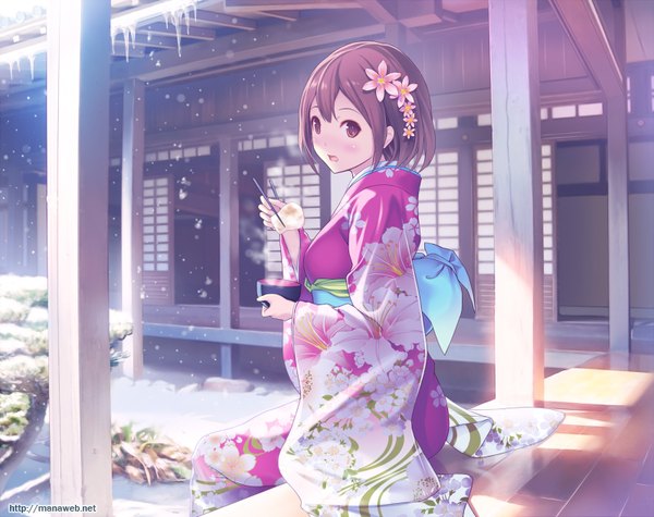 Anime picture 800x634 with ilog andou hitomi mana kakkowarai single blush fringe short hair open mouth brown hair sitting brown eyes outdoors traditional clothes japanese clothes looking back hair flower sunlight shadow winter steam