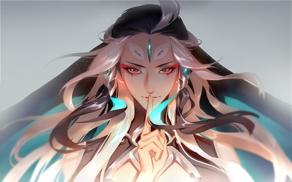 Anime picture 2500x1563 with fate (series) fate/grand order qin shi huang (fate/grand order) lao bai (pixiv36119836) single long hair looking at viewer highres black hair simple background red eyes upper body white hair multicolored hair grey background finger to mouth eyeshadow boy