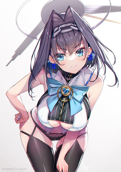 Anime picture 707x1000 with virtual youtuber hololive hololive english ouro kronii ouro kronii (1st costume) hong (white spider) single tall image looking at viewer blush fringe short hair breasts blue eyes light erotic black hair simple background smile hair between eyes large breasts
