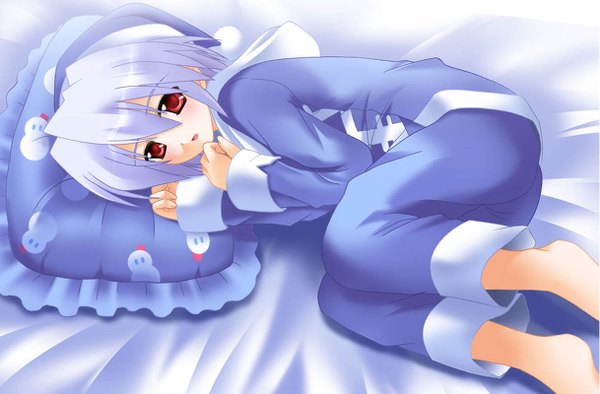 Anime picture 1217x800 with suigetsu kotonomiya yuki pajamas tagme