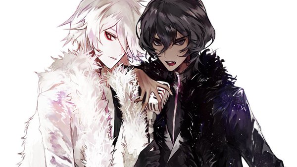 Anime picture 1000x564 with fate (series) fate/grand order fate/apocrypha karna (fate) arjuna (fate) mo (mocopo) looking at viewer fringe short hair open mouth black hair simple background hair between eyes wide image white background silver hair upper body black eyes hair over one eye multiple boys