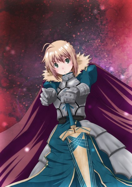 Anime picture 1414x2000 with fate (series) fate/stay night fate/zero type-moon artoria pendragon (all) saber kiko (weavehabit) single tall image looking at viewer fringe short hair blonde hair green eyes girl weapon sword armor fur cape