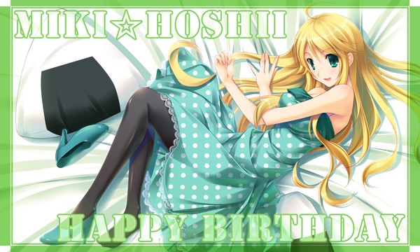 Anime picture 2000x1200 with idolmaster hoshii miki maichaso (artist) single long hair highres open mouth blonde hair wide image green eyes ahoge lying inscription polka dot single shoe girl dress pillow onigiri