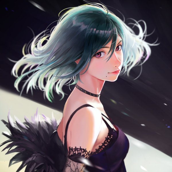 イラスト 1920x1920 と オリジナル arata yokoyama ソロ カメラ目線 赤面 前髪 highres 短い髪 hair between eyes 紫目 upper body green hair realistic ほくろ turning head 艶ぼくろ 女の子 ドレス チョーカー ランジェリー