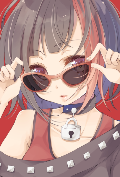 Anime picture 781x1152 with bang dream! mitake ran nekotemari single tall image looking at viewer short hair black hair purple eyes multicolored hair off shoulder two-tone hair streaked hair portrait red background adjusting sunglasses girl choker sunglasses lock