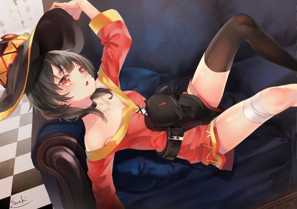 Anime-Bild 1700x1202 mit kono subarashii sekai ni shukufuku wo! studio deen megumin chomusuke saraki single looking at viewer blush fringe short hair open mouth black hair red eyes signed bent knee (knees) arm up off shoulder reclining checkered floor floor