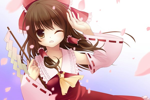 Anime picture 1080x720 with touhou hakurei reimu shiramori yuse single long hair brown hair brown eyes one eye closed miko girl bow hair bow detached sleeves petals