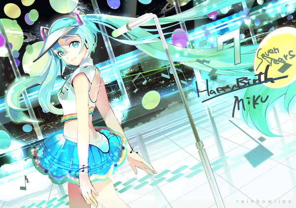 イラスト 1204x850 と ボーカロイド 初音ミク 119 ソロ 笑顔 ツインテール very long hair looking back aqua eyes aqua hair happy birthday 女の子 スカート ヘッドフォン マイクスタンド サンバイザー