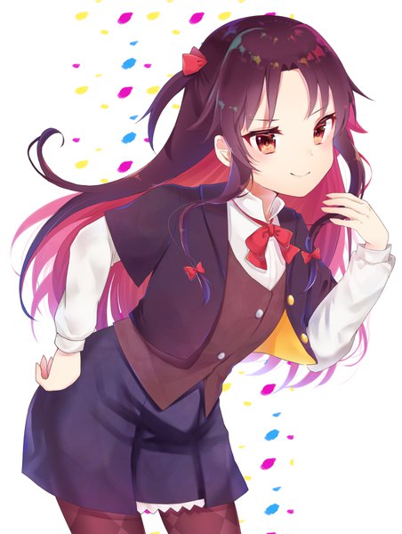 Anime picture 1300x1725 with ryuuou no oshigoto! yashajin ai gyozanuko single long hair tall image looking at viewer black hair smile red eyes white background red hair multicolored hair two-tone hair leaning leaning forward hand on hip one side up colored inner hair rhombus