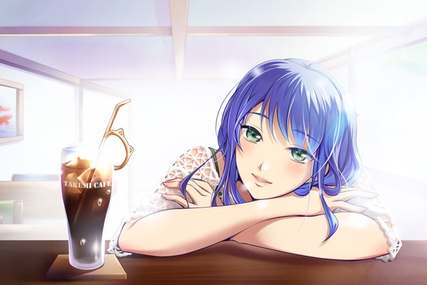 Аниме картинка 1952x1306 с hayakawa akari один (одна) длинные волосы смотрит на зрителя высокое разрешение зелёные глаза синие волосы скрещенные руки девушка стакан лёд кафе