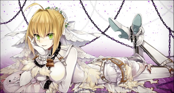 Anime picture 1000x535 with fate (series) fate/extra fate/extra ccc nero claudius (fate) (all) nero claudius (fate) nero claudius (bride) (fate) shirako miso single looking at viewer fringe short hair breasts light erotic blonde hair hair between eyes wide image large breasts green eyes ahoge arm support
