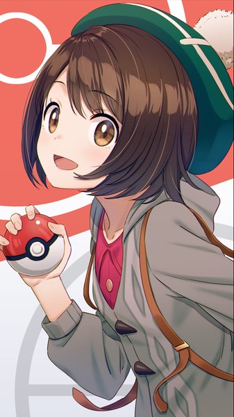 Аниме картинка 750x1334 с покемон pokemon (game) pokemon swsh nintendo gloria (pokemon) hyuuga azuri один (одна) высокое изображение смотрит на зрителя короткие волосы открытый рот каштановые волосы держать карие глаза верхняя часть тела :d девушка берет покебол