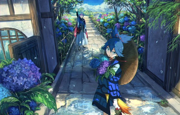 Anime picture 1562x1000 with touken ranbu nitroplus sayo samonji kasen kanesada pippi (pixiv 1922055) long hair fringe short hair blue eyes hair between eyes standing holding blue hair sky purple hair cloud (clouds) ahoge outdoors ponytail traditional clothes