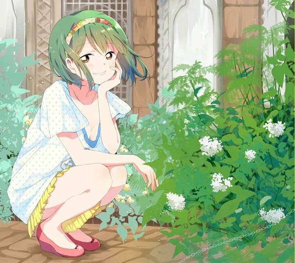 Anime picture 1000x892 with idolmaster otonashi kotori wed afm single short hair red eyes sitting green hair girl plant (plants) shoes hairband sundress