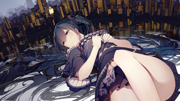 Anime-Bild 1200x675 mit vocaloid hatsune miku atha (leejuiping) single blush fringe blue eyes light erotic hair between eyes wide image twintails blue hair lying very long hair pleated skirt city lights girl dress skirt hair ornament