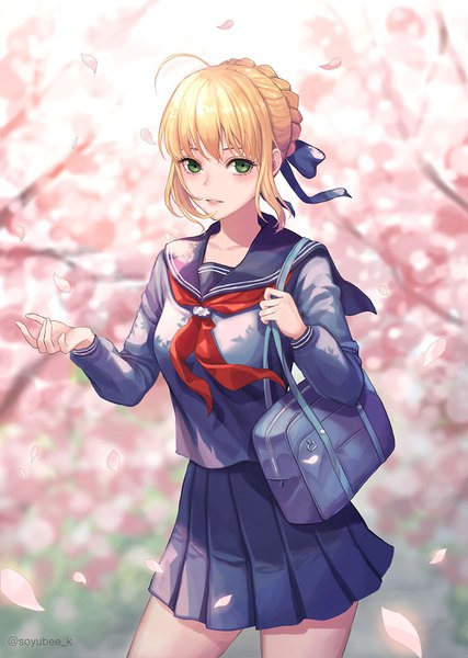 Anime picture 1000x1404 with fate (series) fate/stay night artoria pendragon (all) saber master artoria soyubee single tall image looking at viewer blush fringe short hair blonde hair hair between eyes standing holding green eyes signed payot ahoge