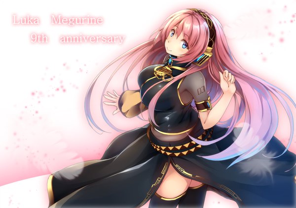 Anime picture 2000x1412 with vocaloid megurine luka bit (keikou syrup) single long hair looking at viewer blush fringe highres breasts blue eyes smile hair between eyes standing pink hair from above character names outstretched arm side slit anniversary