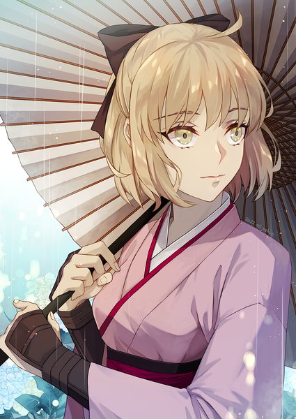 Anime picture 850x1200 with fate (series) fate/grand order okita souji (fate) (all) okita souji (koha-ace) rokuo016 single tall image short hair blonde hair yellow eyes looking away upper body ahoge traditional clothes japanese clothes rain half updo girl bow hair bow