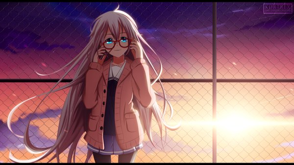 Anime-Bild 1920x1080 mit kyoukai no kanata vocaloid kyoto animation ia (vocaloid) kortrex single highres blue eyes smile wide image sky silver hair cloud (clouds) very long hair pleated skirt sunlight coloring evening sunset letterboxed